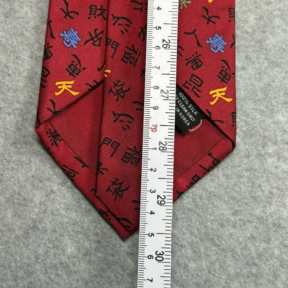 World Museum Collection Silk Tie Red Asian Calligraphy Korea 59x3.75in‎